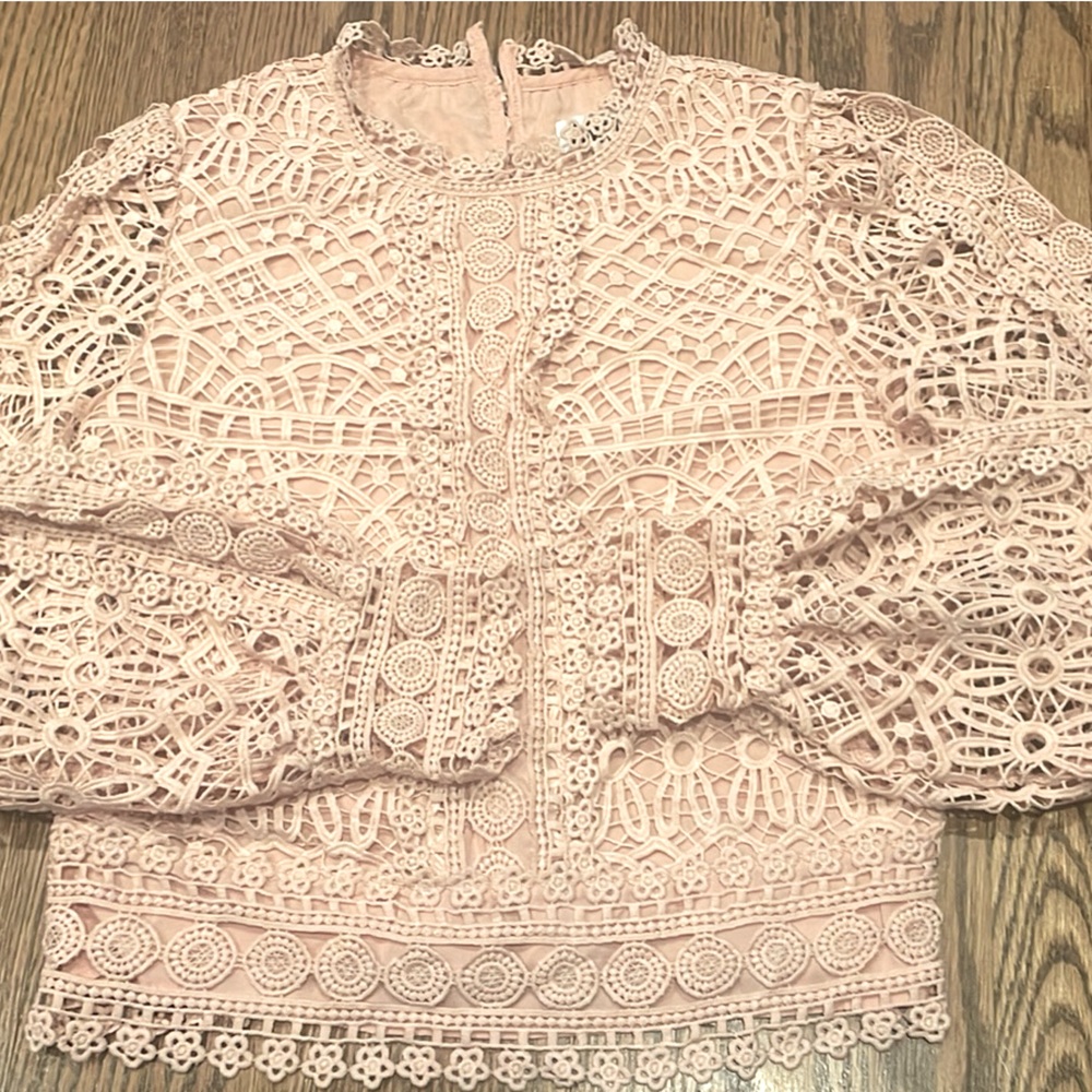 Size small blouse w lace